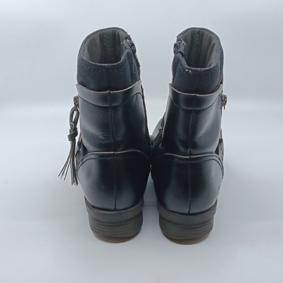 Clarks Black Ankle Boots W/ Dual Zipper Design - Picture 12 of 13